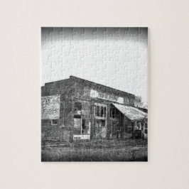 Abandoned Bauern Business in Black and White