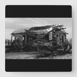 Abandoned House in Kelso California Quadratische Wanduhr