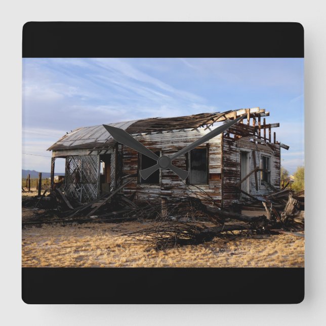 Abandoned House in Kelso California Quadratische Wanduhr (Vorderseite)