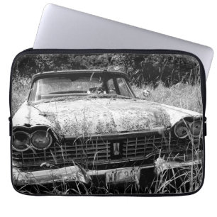 Abandoned Plymouth Car Foto Laptop Sleeve