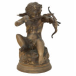 Abbildung 2 freistehende fotoskulptur<br><div class="desc">Akryllische Fotoskulptur einer goldenen Figur aus Kupfer, die auf seinen Pfeil und Bogen zielt. In der klassischen Mythologie ist Cupid der römische Gott des Verlangens, der Liebe, der Anziehungskraft und der Zuneigung. Oft wird er als Sohn der Göttin der Liebe Venus und der Mars des Kriegsgottes dargestellt. Er ist auch...</div>