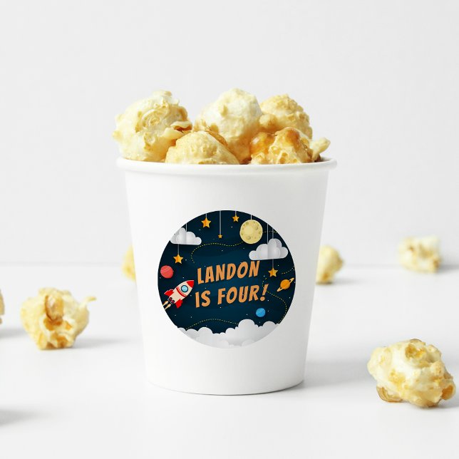 Abblasen | PERSONALISIERTER KINDERGEBURTSTAG Runder Aufkleber (Von Creator hochgeladen)