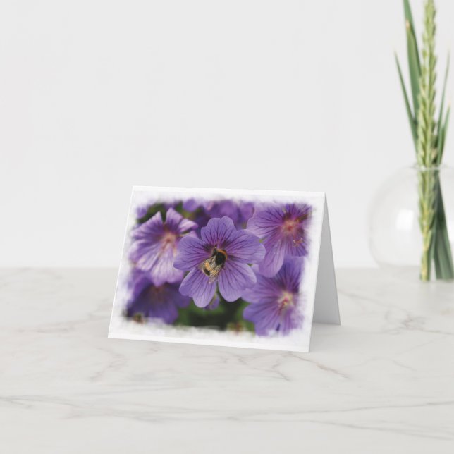 Abeille sur la carte de voeux de blanc de fleur (Devant)