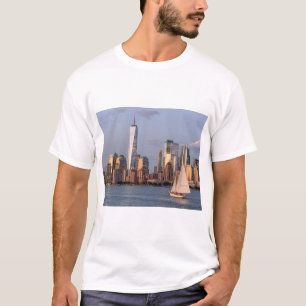 Abend Skyline Lower Manhattan.JPEG T-Shirt