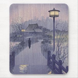 Abendregen auf dem Weg nach Shinobazu in Japan Mousepad