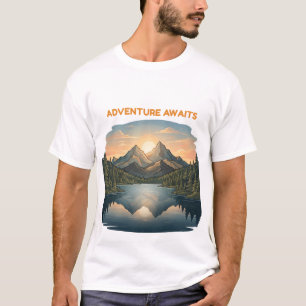Abenteuer erwartet Bergsonnenuntergang See Reflexi T-Shirt