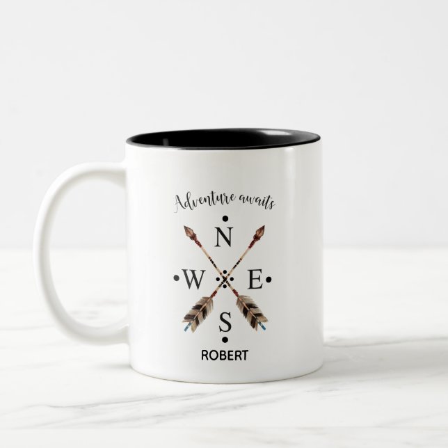 Abenteuer erwartet Typografie-Tribal Arrows Compas Zweifarbige Tasse (Links)