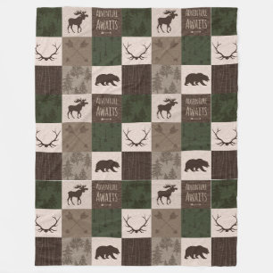 Abenteuer erwartet Waldgebiet Patchwork - grün/br Fleecedecke