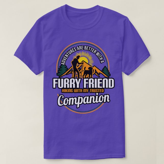 Abenteuer sind besser mit einem Freund Wandern mit T-Shirt (Design vorne)