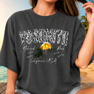 Abenteuerliches Wandern im Yosemite-Nationalpark i T-Shirt