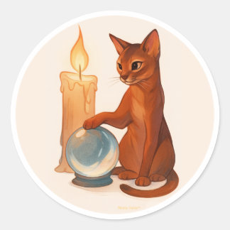Abessinierkatze mit silbernem Kristallball Runder Aufkleber