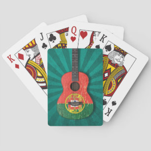 Abgenutzte portugiesische Flaggen-Akustikgitarre, Spielkarten