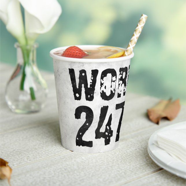 Abgenutzter und kratzter Text Workout 247365 rusti Pappbecher (In Situ)