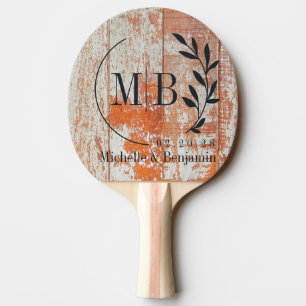 Abgenutztes Bauernholz-Blatt-Hochzeits-Monogramm Tischtennis Schläger