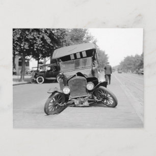 Abgestürztes Oldtimer-Auto, 1922 Postkarte