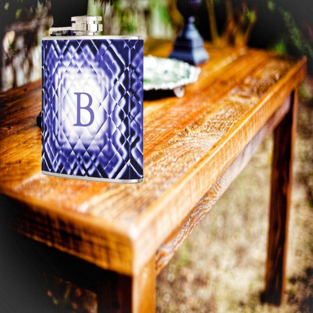 Abmessungen Square-Navy-B Flachmann (Choose your own personal monogram, with the jewel-toned design of Dimensional Square-Navy-B Flask!)