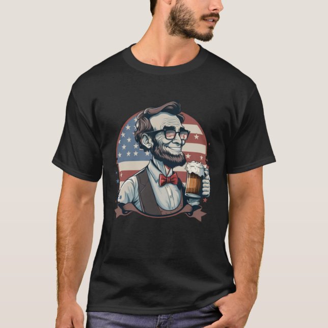 Abraham Lincoln Drinking 4th of July American Flag T-Shirt (Vorderseite)
