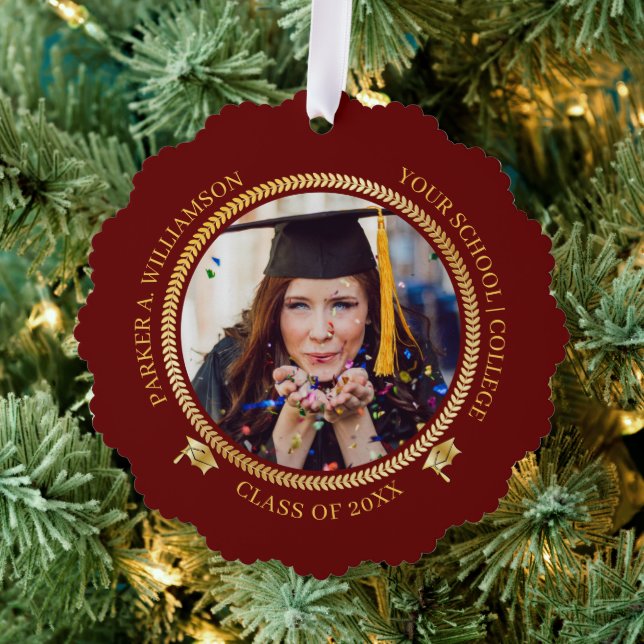 Abschluss 2 Foto Dk Red Gold Grad Cap Class Jahr Ornament Karte (Insitu (Baum))