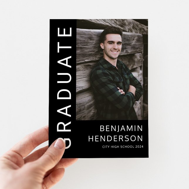 Abschluss aus Minimalistischem Schwarzweiß und wei Ankündigung (Minimalist Black And White Photo Graduation Announcement)