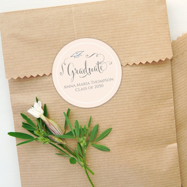 Abschluss Calligraphy Script Simple Light Peach Runder Aufkleber (Von Creator hochgeladen)