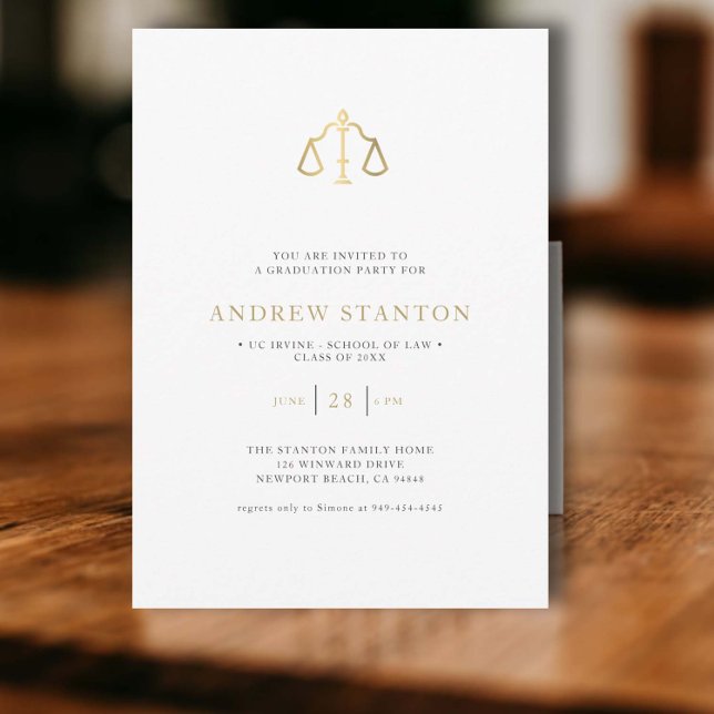 Abschluss der Juristischen Fakultät - Justizskala  Einladung (law school graduation party invitation gold scales of justice black white gold elegant modern classy)