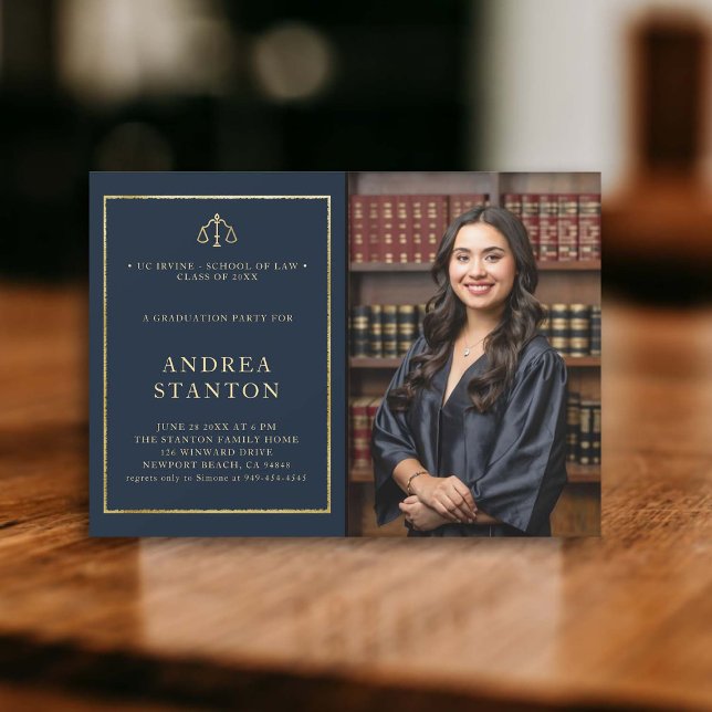 Abschluss der Law School Gold Frame Foto Moderne M Einladung (law school graduation party invitation photo gold frame scales of justice elegant modern classy navy)
