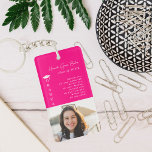 Abschluss Foto & Angebot Schlüsselanhänger<br><div class="desc">Dieser Schlüsselanhänger macht den perfekten Sake für Ihren Absolvent! Fügen Sie Ihre Personalisierungswahl hinzu. Ändern Sie die Hintergrundfarbe nach Bedarf und fügen Sie Ihr Lieblings-Foto hinzu. Sie können es mit dem Namen des Absolventen, dem Namen der Schule, dem Jahr und einer benutzerdefinierten Nachricht anpassen. Alle Farben können bearbeitet werden, um...</div>