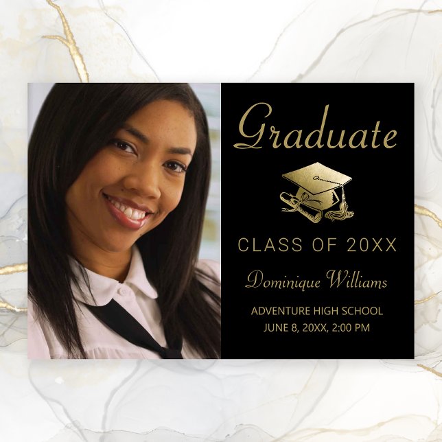 Abschluss Foto Gold Grad Cap Diploma Black Ankündigung (Black with Gold Script and Cap Photo Graduation Announcement)