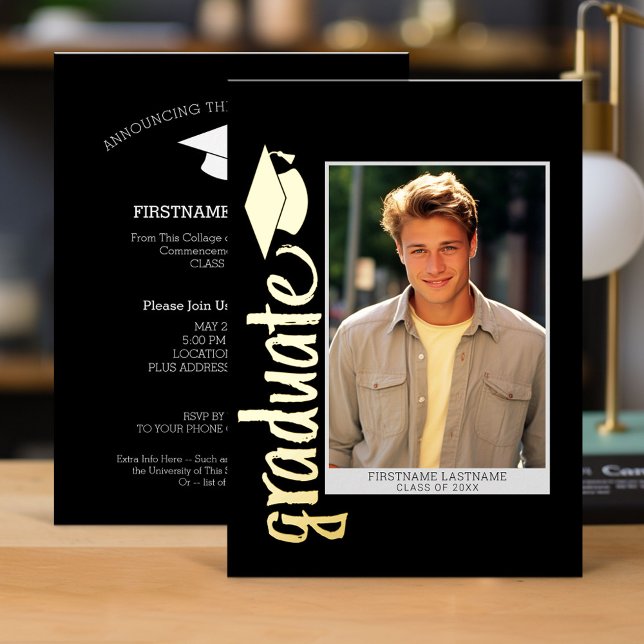 Abschluss Foto mit modernem Script und Cap Folieneinladung (Graduation Invitation)