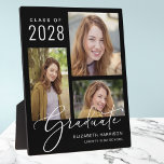 Abschluss Foto Script Black Fotoplatte<br><div class="desc">Elegantes Schwarz-Abschluss-Plakat mit einer 3-Foto-Collage und "Graduate" in einem stilvollen weißen Drehbuch. Fügen Sie den Namen,  das Klassenjahr und die Schule oder Universität in der modernen weißen Typografie.</div>