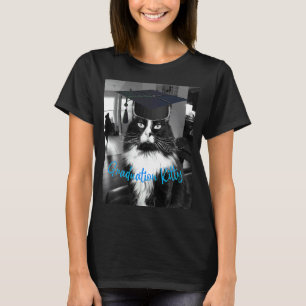 Abschluss-Kitty Schwarz-Weiß-Katze beim Abschluss T-Shirt