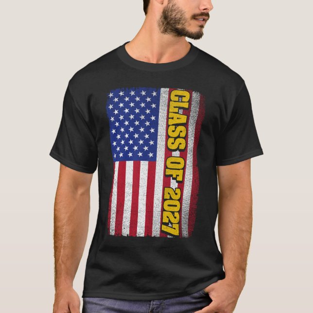 Abschluss-Klasse 2027 Senior American Flag T-Shirt (Vorderseite)