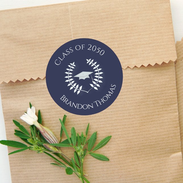 Abschluss Modernes Klassisches Laurel Navy Blau Runder Aufkleber (Von Creator hochgeladen)