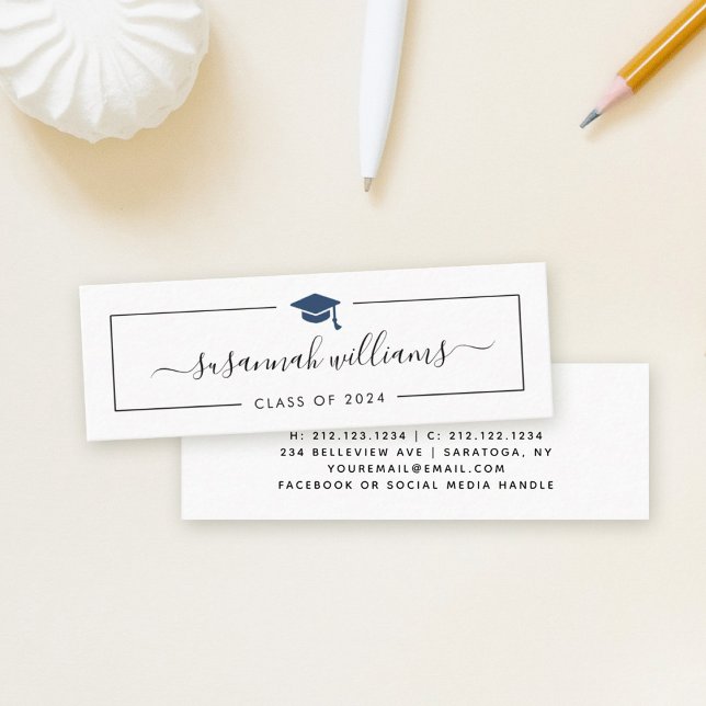 Abschluss Name Card Modernes Script Blue Cap Telefonnummerkarte (Von Creator hochgeladen)