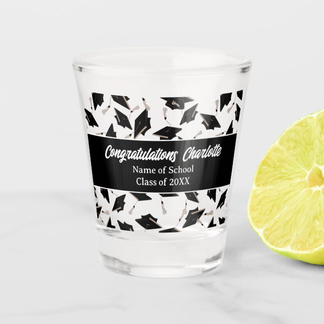 Abschluss Schwarz-weiß Caps Personalisiert Schnapsglas (Vorderseite)