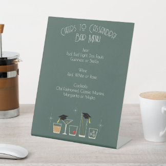 Abschlussfeier-Bar-Menü mit Mützencocktail Sockelschild