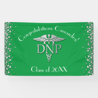 Abschlussfeier Doctor of Nursing Practice Grün Sil Banner