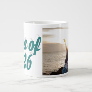 Abschlussfoto 2026 mit grünem Text   Jumbo-Tasse
