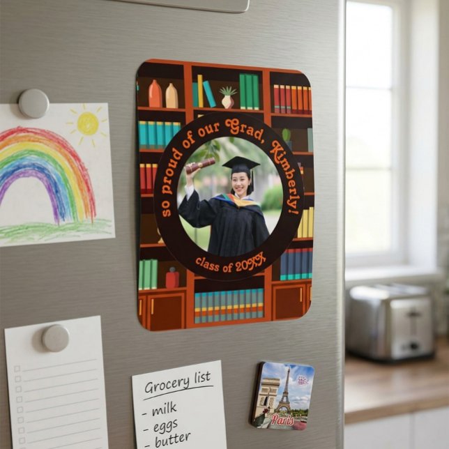 Abschlussfoto mit Bibliotheksthema Magnet (Von Creator hochgeladen)