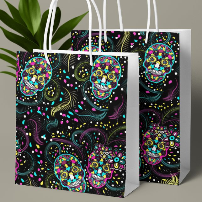 Abstract Colorful Spooky Skulls Halloween Mittlere Geschenktüte (Von Creator hochgeladen)