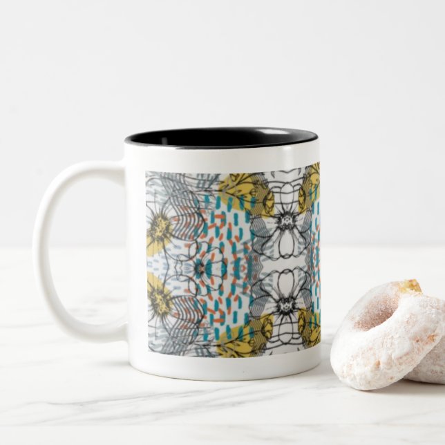 Abstract design with flowers and bees mug theme  zweifarbige tasse (Mit Donut)