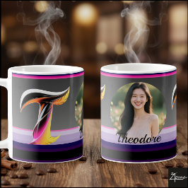 Abstract Fluid Letter T Neon Feather Kaffeetasse