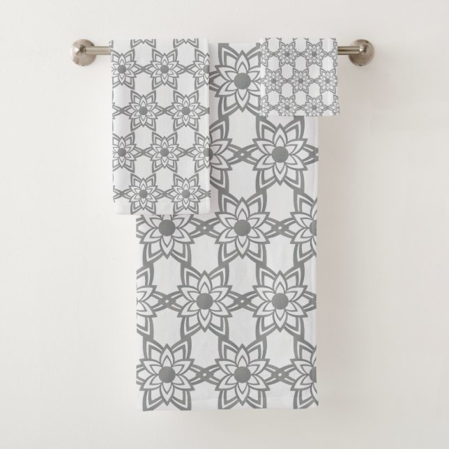 Abstract Gray Flower Mandala Pattern on White Badhandtuch Set (Insitu)