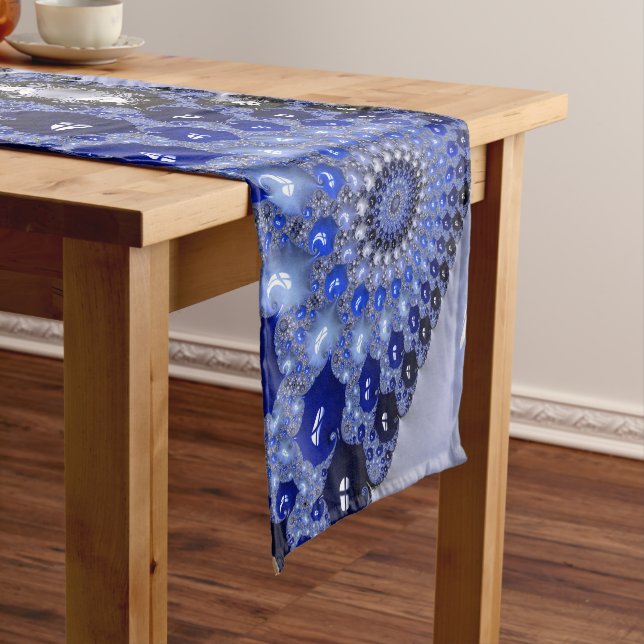 Abstrakt Blue Ombre Fraktal Bubbles Kurzer Tischläufer (Beispiel)