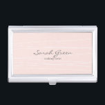 Abstrakt erröten | Monogram Visitenkartenhalter Visitenkarten Dose<br><div class="desc">Künstlerische Streifen auf einem schwarzen Hintergrund mit benutzerdefiniertem Monogramm in einer Kombination aus Skript und elegantem serifenem Sans-Schriftart</div>