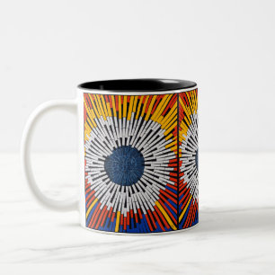 Abstrakt in Band - Sternexplosion Zweifarbige Tasse