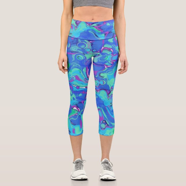 Abstrakt in Blues, Grüntöne und Purpur Capri Leggings (Vorderseite)