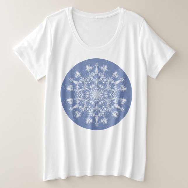 Abstrakt Lacy Fraktal Snowflake auf blauem Hinterg Große Größe T-Shirt (Design vorne)