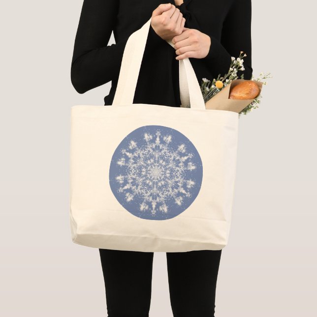 Abstrakt Lacy Fraktal Snowflake auf blauem Hinterg Jumbo Stoffbeutel (Vorderseite (Produkt))