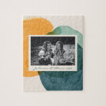 Abstrakte Aquarellformen Aquamariner Name des blau<br><div class="desc">Dieses stilvolle Puzzle bietet ein dezentes Bild Bio abstrakter Aquarellformen in schönen Senffarben Gelb und aquamarin Blau und Grün. Personalisieren Sie es mit Ihrem Namen und Foto. Tolle Geschenkidee!</div>